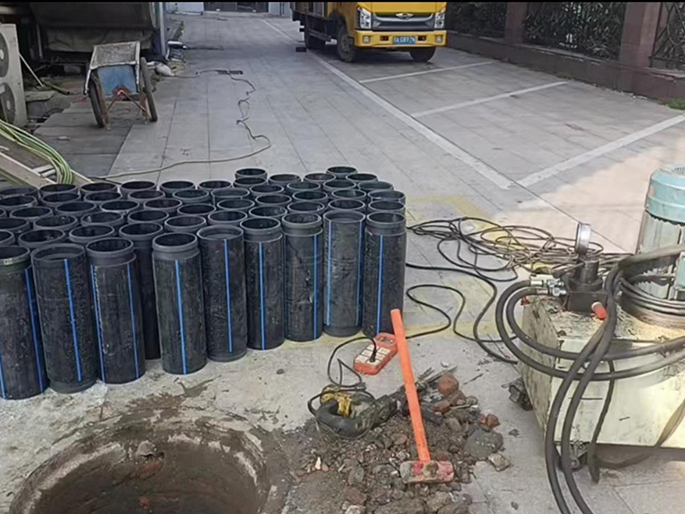 额敏PE置换管厂家 DN315置换管 非开挖管短管置换