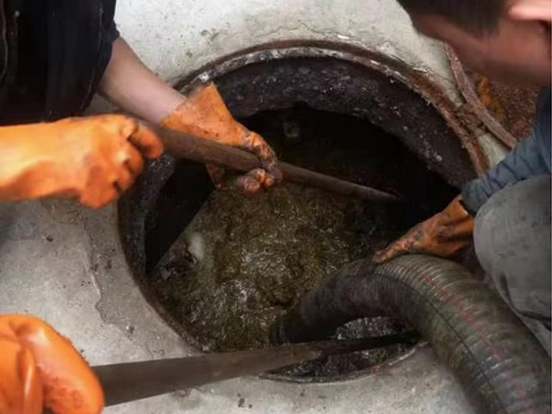 额敏清理化粪池时如何避免沼气的危害？